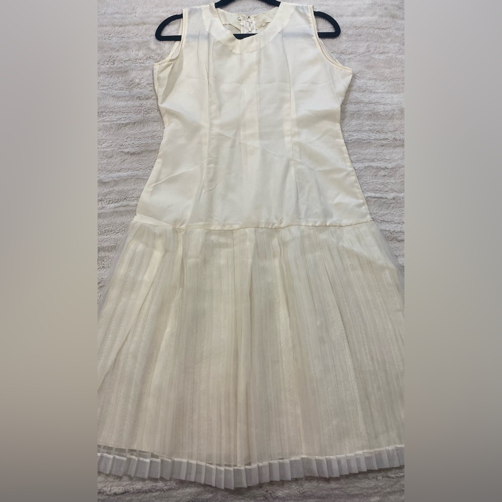 Elegant Cream Sleeveless Dress